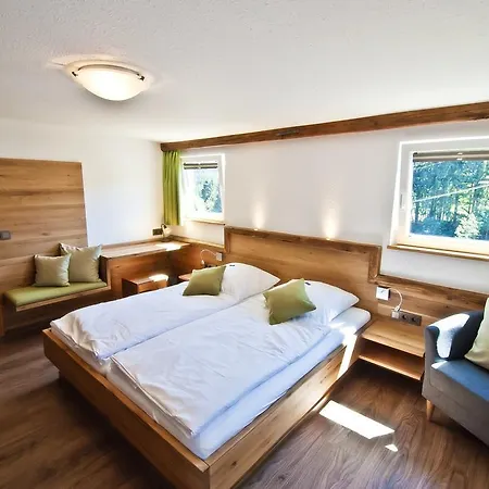 Hoehengasthaus Kolmenhof An Der Donauquelle Furtwangen