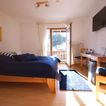 Hoehengasthaus Kolmenhof An Der Donauquelle Furtwangen