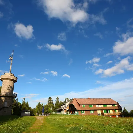 Hoehengasthaus Kolmenhof An Der Donauquelle