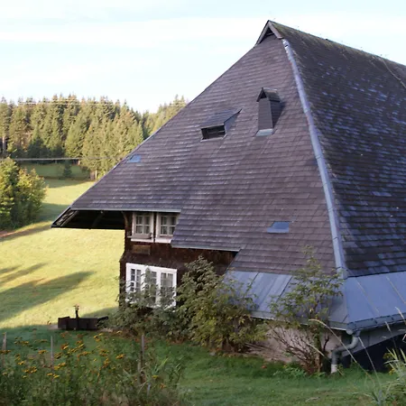 Hoehengasthaus Kolmenhof An Der Donauquelle 3*